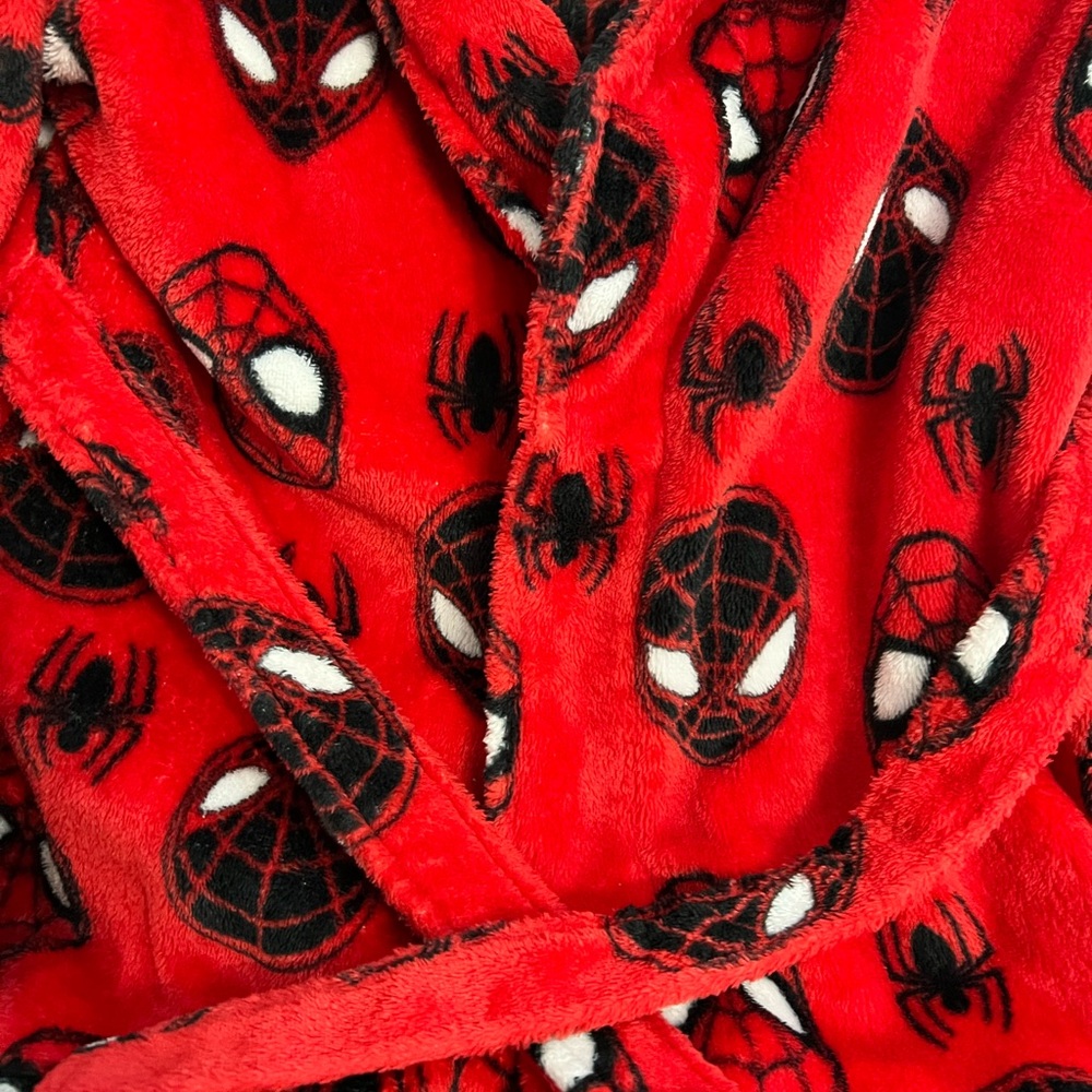 Marvel Red Spider-Man Kids Robe - Picture 2 of 5